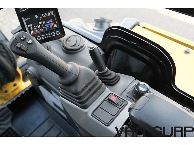 Caterpillar 302.7 CR | Engcon Rototilt | 2021 | 233h