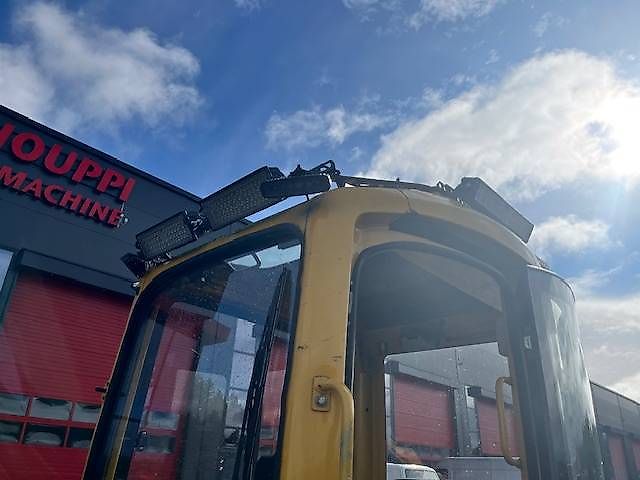 Komatsu PC 27 R-8 / Kallistuvakauha,Liitin