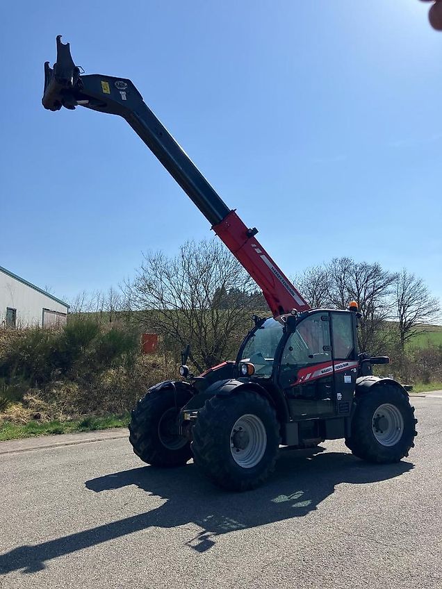 Massey Ferguson TH7038