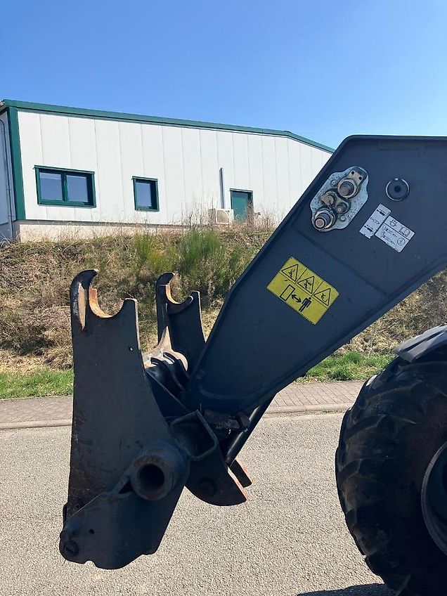 Massey Ferguson TH7038