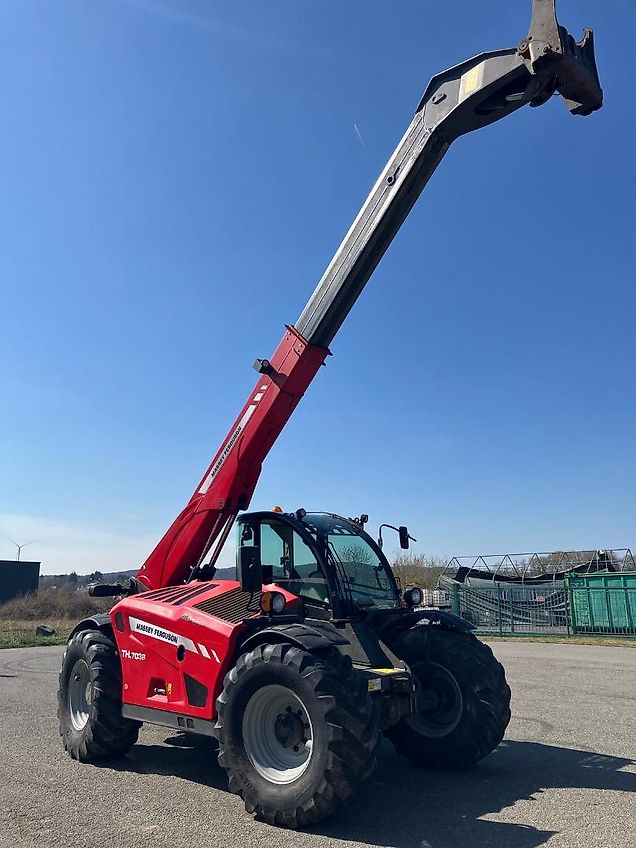 Massey Ferguson TH7038