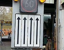 LED Verkehrsleittafel Verkehrssicherungsanhänger Nissen Horizont LED Verkehrsleittafel Verkehrssicherungsanhänger Nissen Horizont