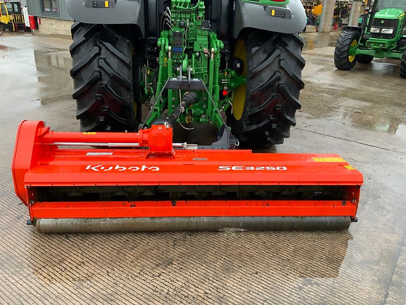 Kubota SE3250 Offset Flail Topper (ST25045)