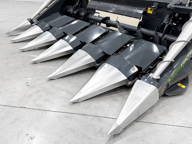 Tecnomais TMRP4 6R-F 6 row (75 cm), foldable corn header, for John Deere combines