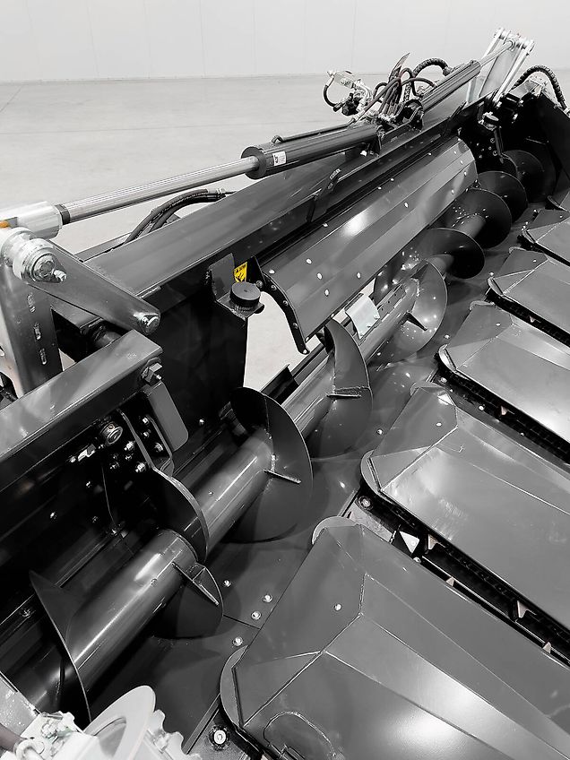 Tecnomais TMRP4 6R-F 6 row (75 cm), foldable corn header, for John Deere combines