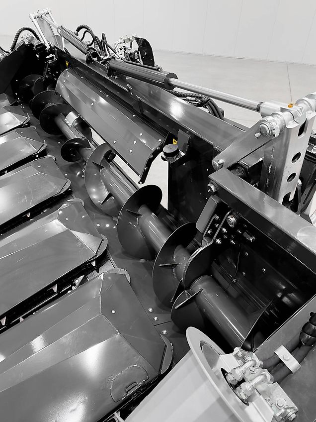 Tecnomais TMRP4 6R-F 6 row (75 cm), foldable corn header, for John Deere combines