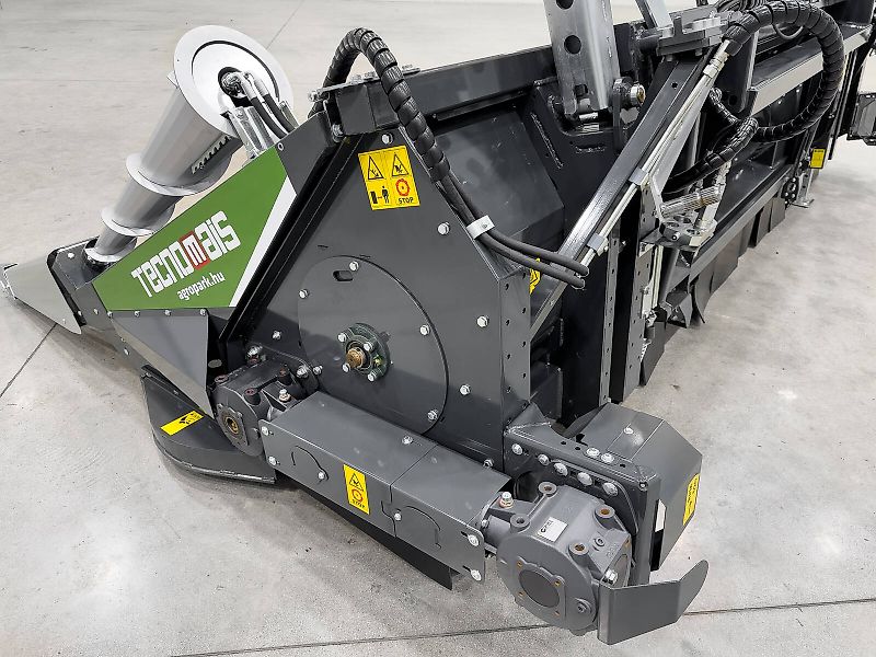 Tecnomais TMRP4 6R-F 6 row (75 cm), foldable corn header, for John Deere combines