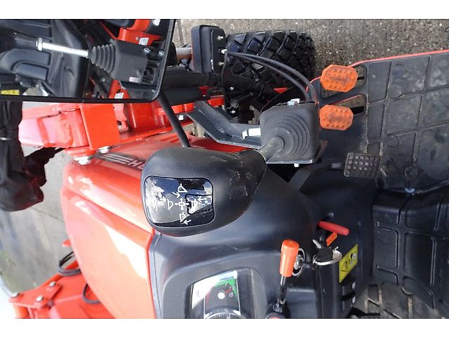 TAFE Compact trekker met voorlader 6028H