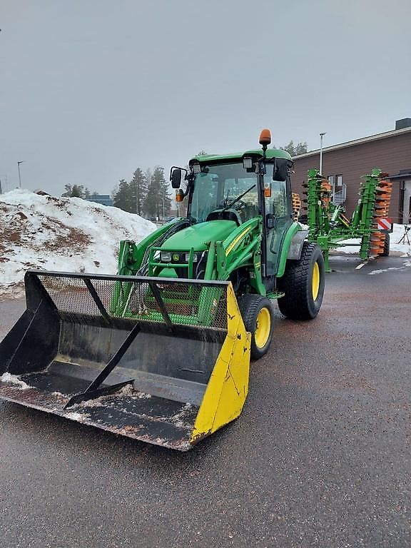 John Deere 4520