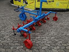 Rau Keine Schmotzer Hacke!! Vier Reihige Rau Hacke mit Kulturschutzscheiben &Exaktsteuerung in Manueler Ausführung