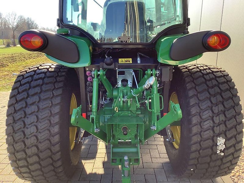 John Deere 4066R