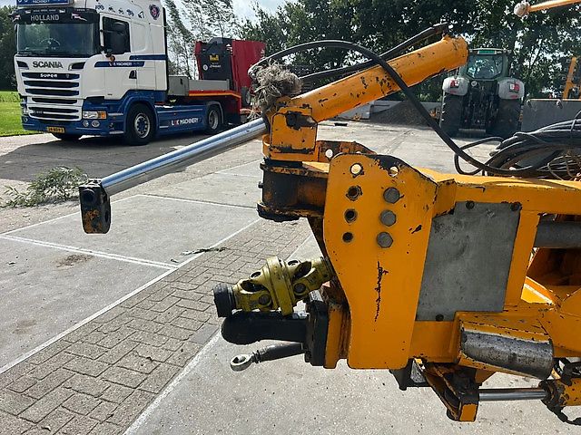 Veenhuis THDG 13500 13.5 m3 Hondegang tandem