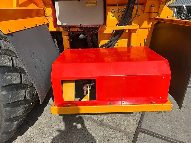 Veenhuis THDG 13500 13.5 m3 Hondegang tandem