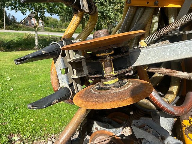 Veenhuis THDG 13500 13.5 m3 Hondegang tandem