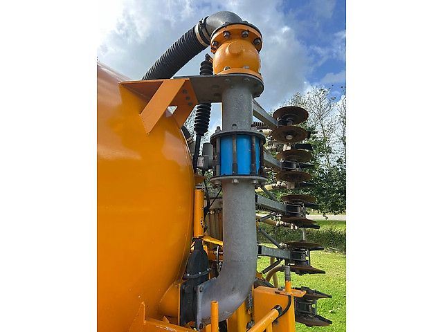 Veenhuis THDG 13500 13.5 m3 Hondegang tandem