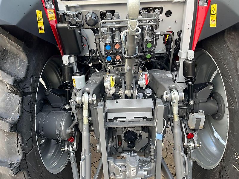 Massey Ferguson 5M.115 Dyna-4 Essential