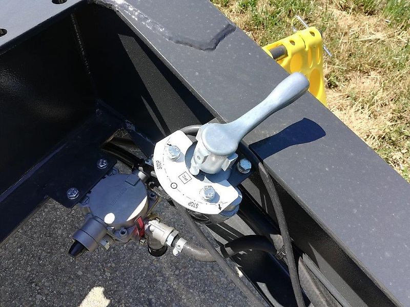 Hofer !! 12 Tonnen Basic-Line NEU !! - 40 oder 60 km/h - 3 Tonnen Stützlast - Luftfederung - Druckluftbremse mit ALB - Spannungswandler von 12 Volt auf 24 Volt - hydraulischer Stützfuß – Dollyachse Dolly Untersetzachse Kipper Anhänger