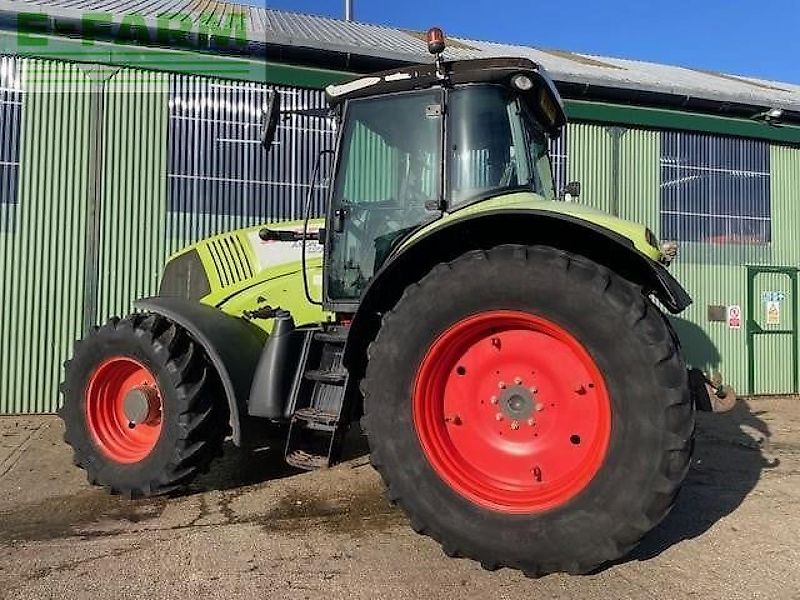 Claas AXION 810