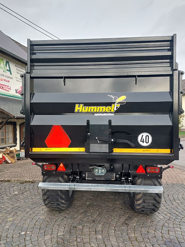 Hummel 15 Muldenkipper Häckselwagen